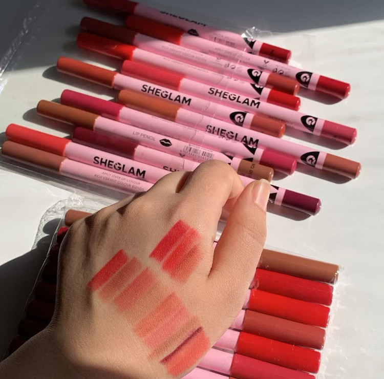 رژ لب مدادی شیگلم