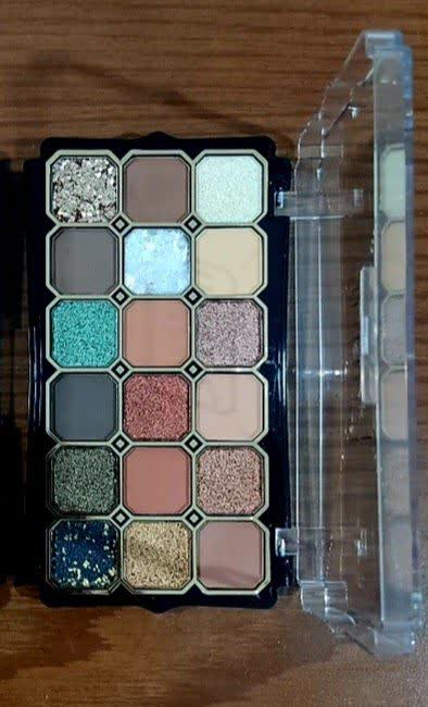 پالت سایه نود ژولیوس 18 رنگ