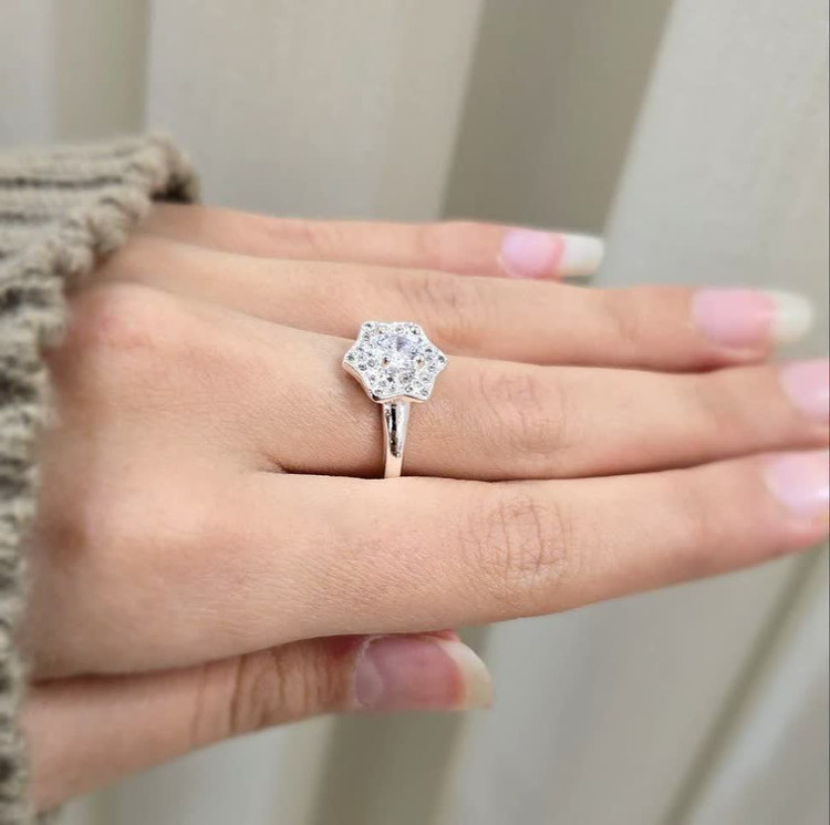 انگشتر زنانه طرح ستاره